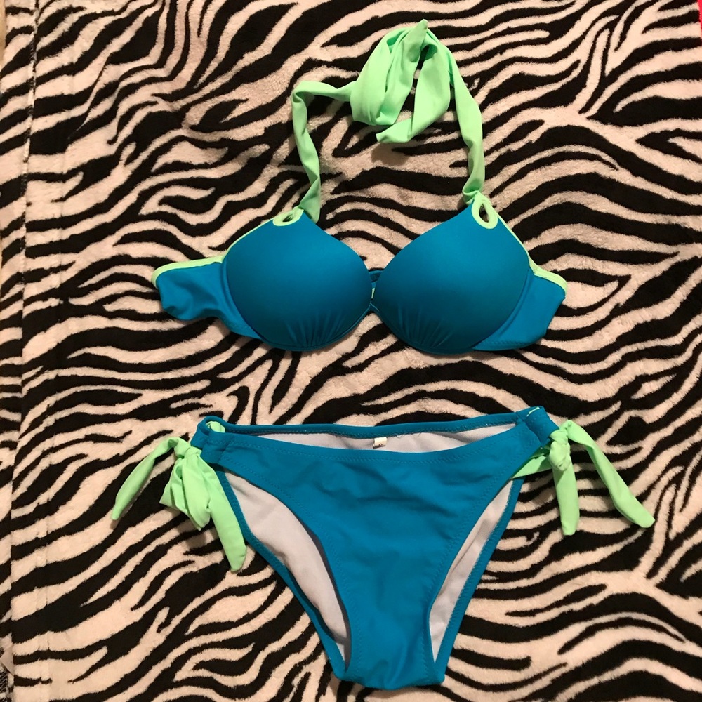 Dazzling blue & green bikini set